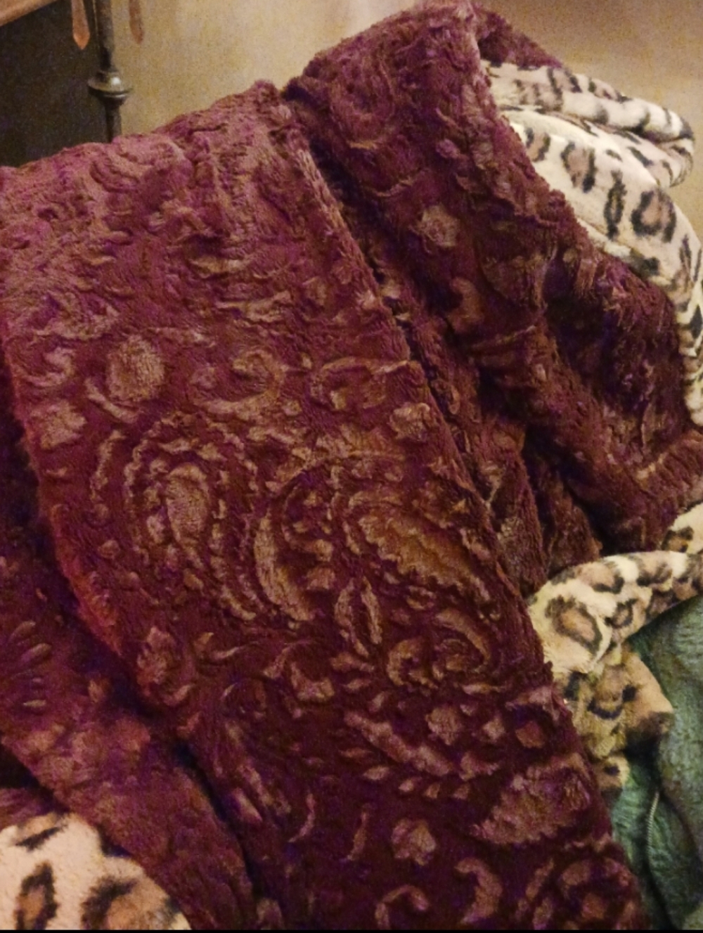 Plush Minky Embossed Floral Throw Blanket - Blk Cherry And Leopard New Bunny
